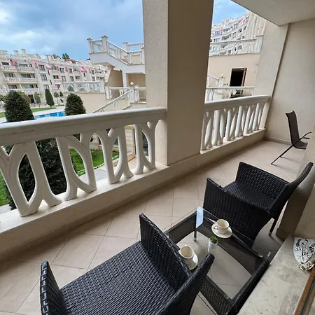 South Bay Apartamento Varna